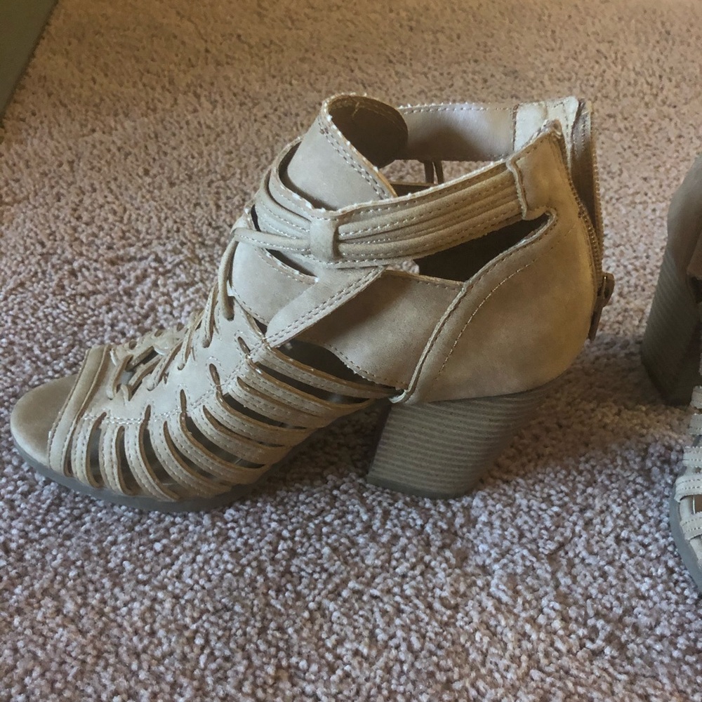 Rampage Booties - Picture 4 of 5